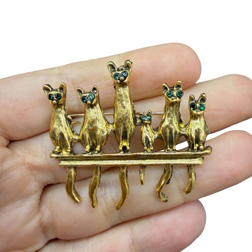 Vintage Jewelry Cat Brooch Cat Lady Pin Green Eyed Cat Pendant